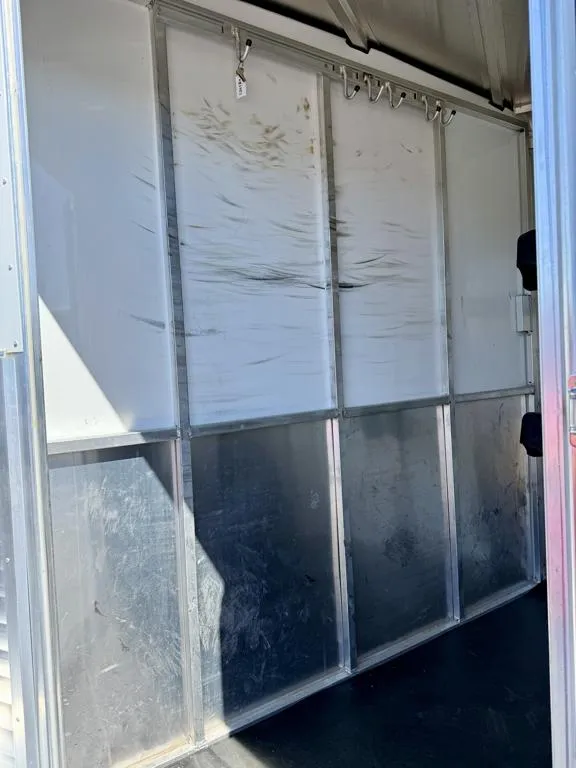 used Horse Trailers Sundowner Trailers  for sale, in Galt, CA Thumbnail 5