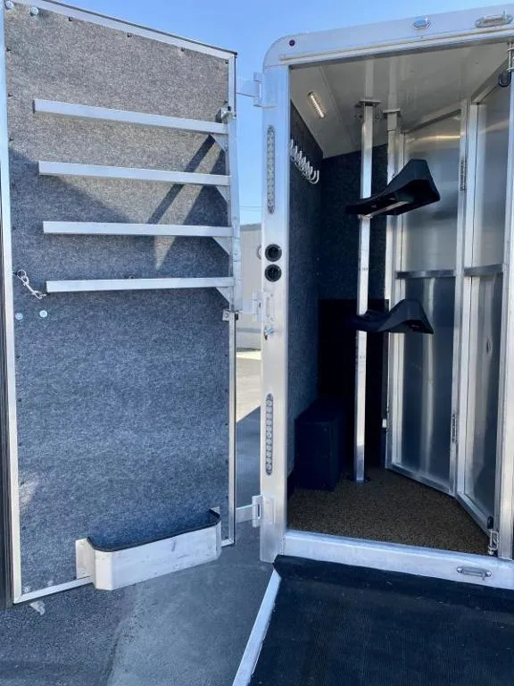 used Horse Trailers Merhow Trailers  for sale, in Galt, CA Thumbnail 17