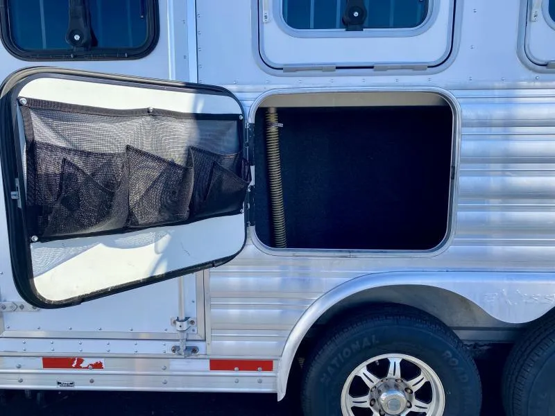 used Horse Trailers Exiss Trailers  for sale, in Galt, CA Thumbnail 31