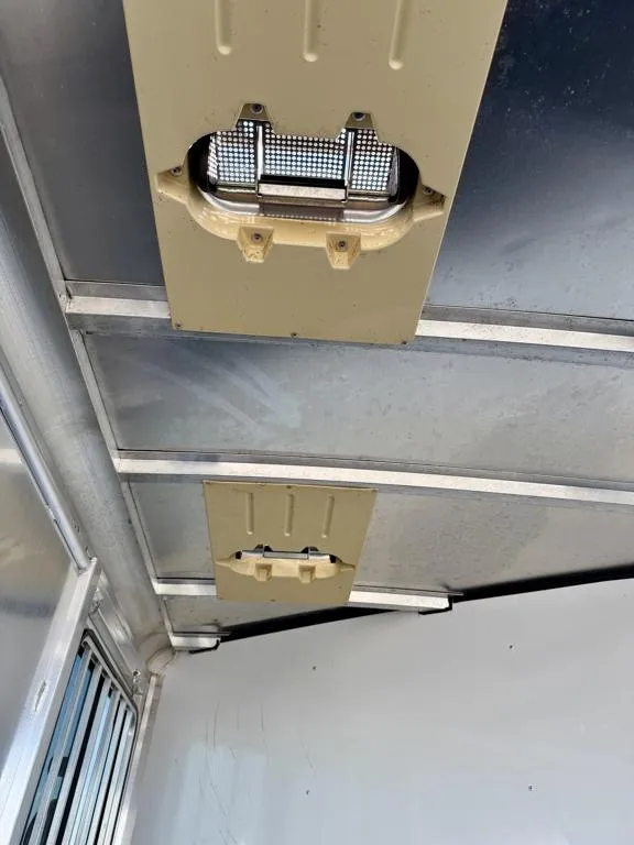 used Horse Trailers Sundowner Trailers  for sale, in Galt, CA Thumbnail 12