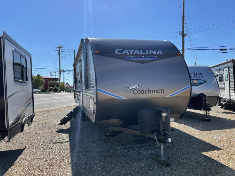 2021 Catalina Yachts Catalina Legacy CATALINA LEGACY 303QBCK Travel Trailer 2021 Catalina Yachts Catalina Legacy CATALINA LEGACY 303QBCK Travel Trailer