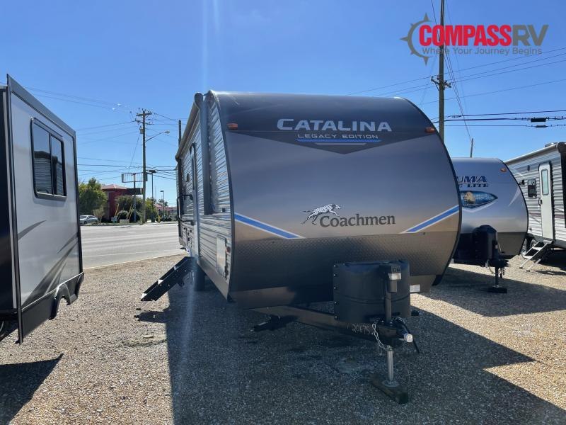 2021 Catalina Yachts Catalina Legacy CATALINA LEGACY 303QBCK Travel Trailer 2021 Catalina Yachts Catalina Legacy CATALINA LEGACY 303QBCK Travel Trailer