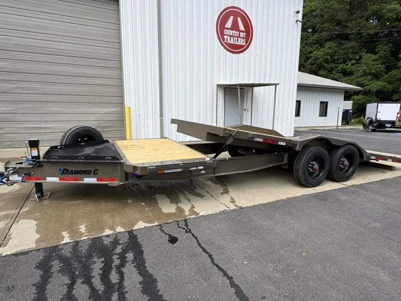 2026 Diamond C 8.5x22' GRAVITY TILT, DRIVE OVER FENDERS, 23000 GVWR