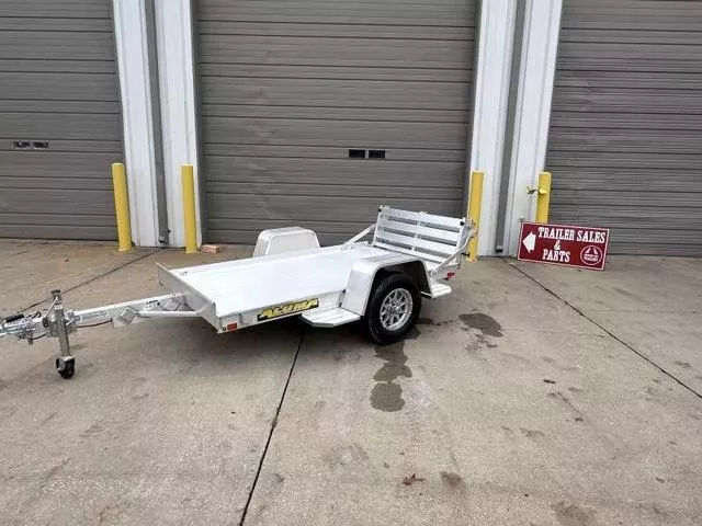 Aluma 63x8' Utility Bi-fold Tailgate 2026