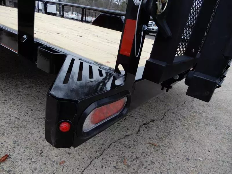 new Cargo (Enclosed) Trailers Diamond C Trailers  for sale, in Cumming, GA Thumbnail 20