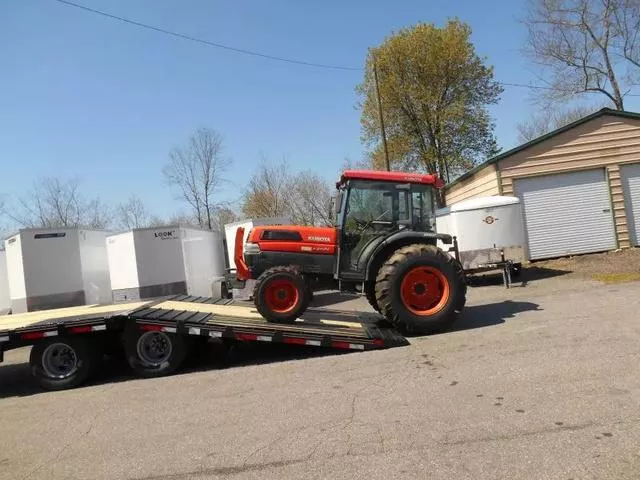 Diamond C FMAX212 8.5'x35' Equipment w/Hyd. Dove Tail 2025