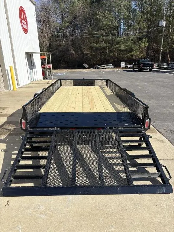 new Cargo (Enclosed) Trailers Diamond C Trailers  for sale, in Cumming, GA Thumbnail 8