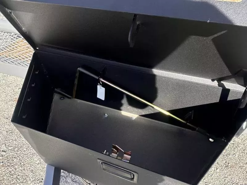 new Cargo (Enclosed) Trailers Diamond C Trailers  for sale, in Cumming, GA Thumbnail 11