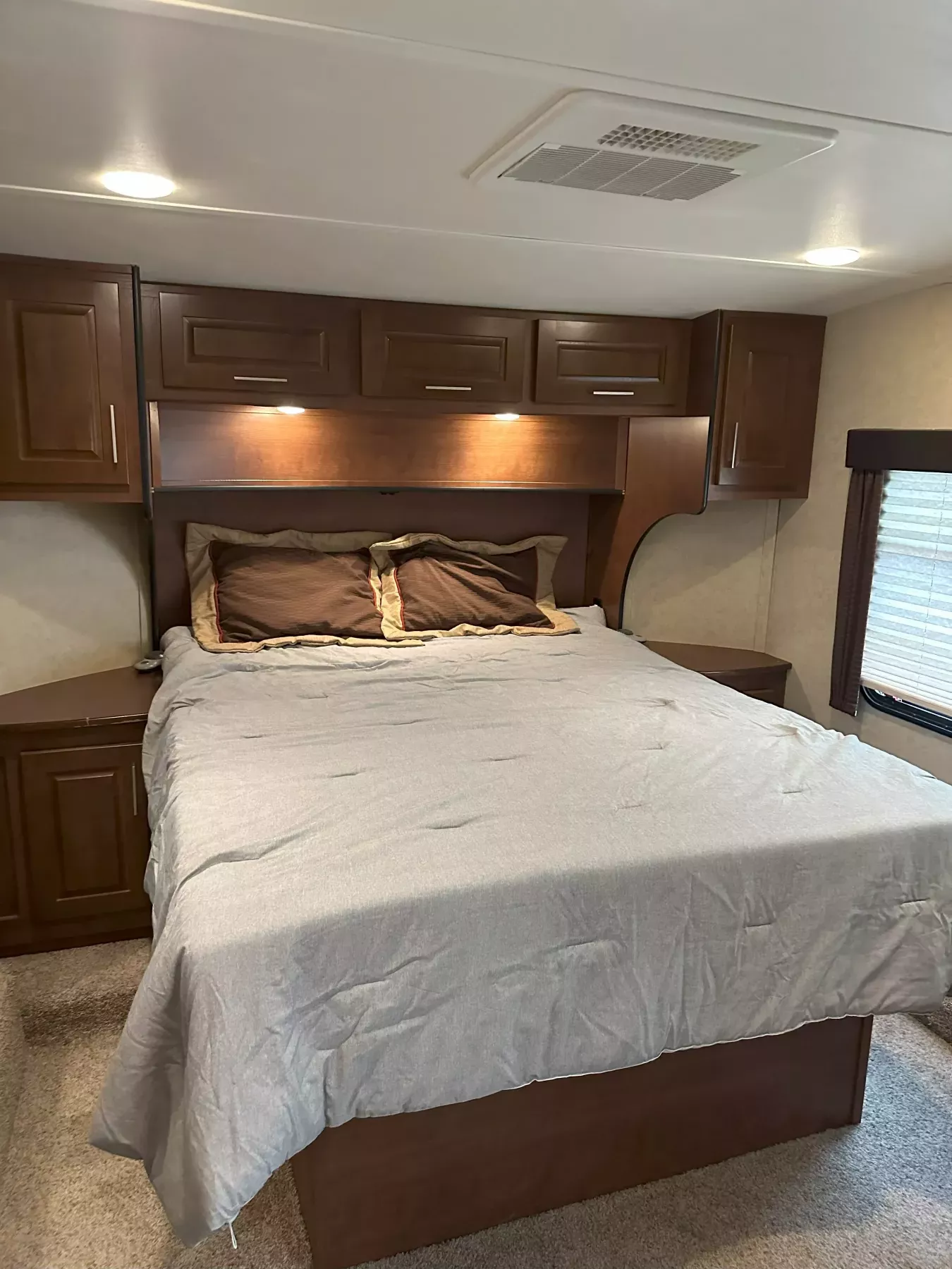 used Fifth Wheel Trailers Dutchmen RV Voltage for sale, in Southlake, TX Thumbnail 8