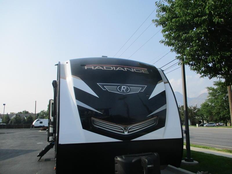 2022 Cruiser RV Radiance R-28BH 2022 Cruiser RV Radiance R-28BH
