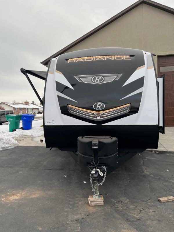 2023 Cruiser RV Radiance 25BH  B1foJsh1s5ou