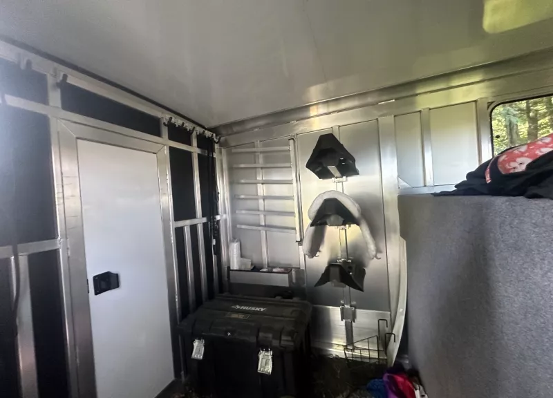 used Horse Trailers Shadow Trailers  for sale, in Frederick, MD Thumbnail 2