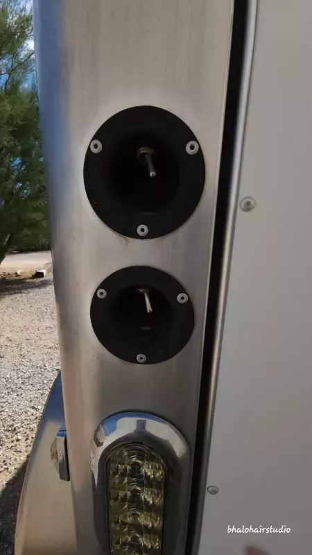 used Horse Trailers Sundowner Trailers  for sale, in Tucson, AZ Thumbnail 9