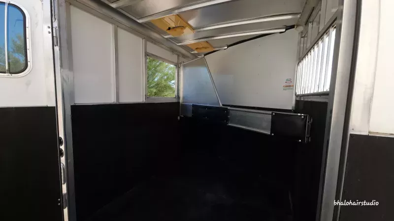 used Horse Trailers Sundowner Trailers  for sale, in Tucson, AZ Thumbnail 7