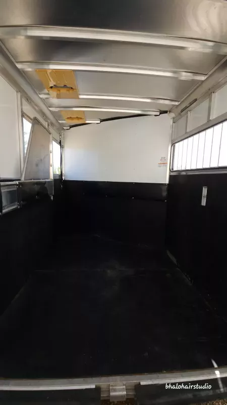 used Horse Trailers Sundowner Trailers  for sale, in Tucson, AZ Thumbnail 6