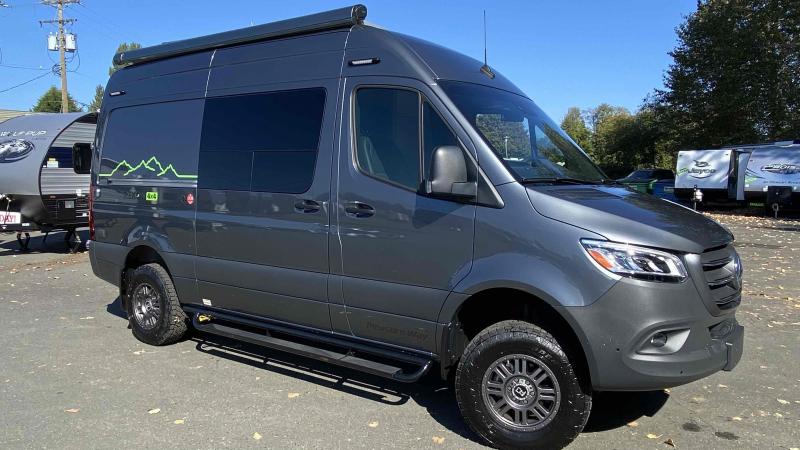 2023 Pleasure-Way Rekon 4X4 2023 Pleasure-Way Rekon 4X4