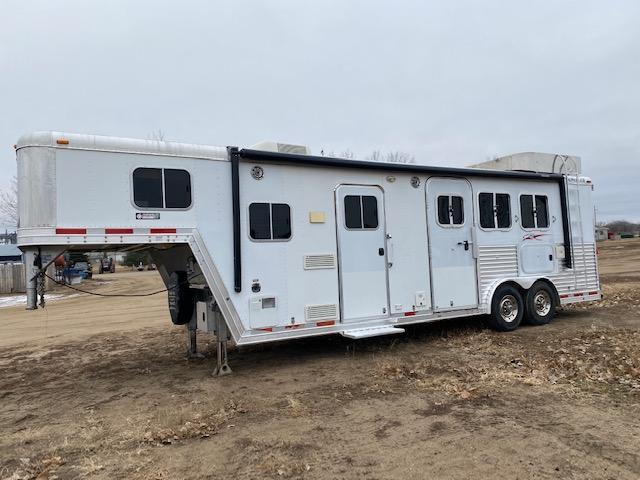 2004 Featherlite 3H 9' Shortwall LQ 2004 Featherlite 3H 9' Shortwall LQ