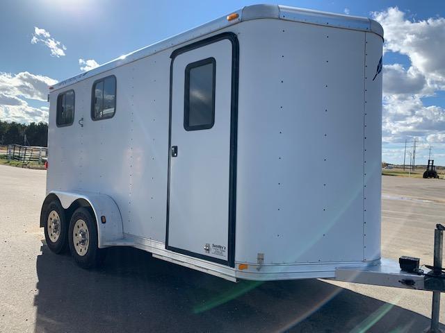 2001 Featherlite 2H Slant Horse Trailer 2001 Featherlite 2H Slant Horse Trailer