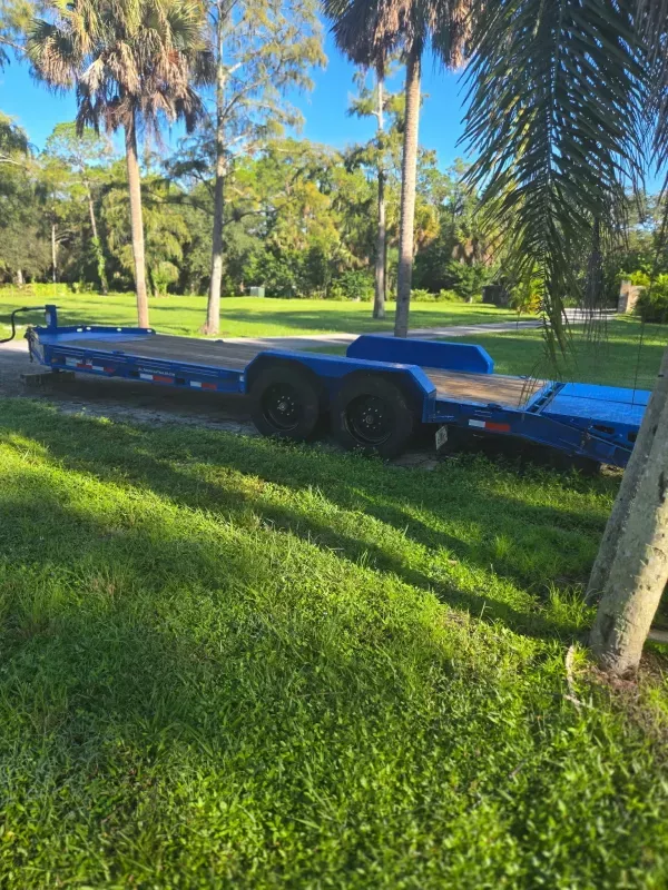 used Equipment / Flatbed Trailers Diamond C Trailers  for sale, in Lake Worth, FL Thumbnail 3