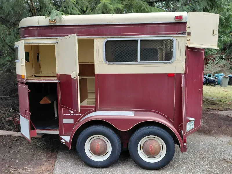 used Horse Trailers Miley Trailers  for sale, in Issaquah, WA Thumbnail 3