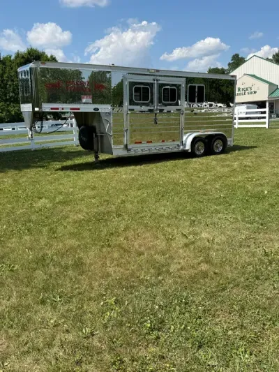 2011 EBY 2011 EBY Pacesetter Horse & Livestock