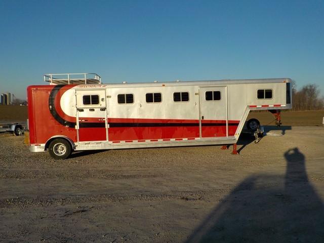 1996 Featherlite MODEL 9640 Livestock Trailer 1996 Featherlite MODEL 9640 Livestock Trailer
