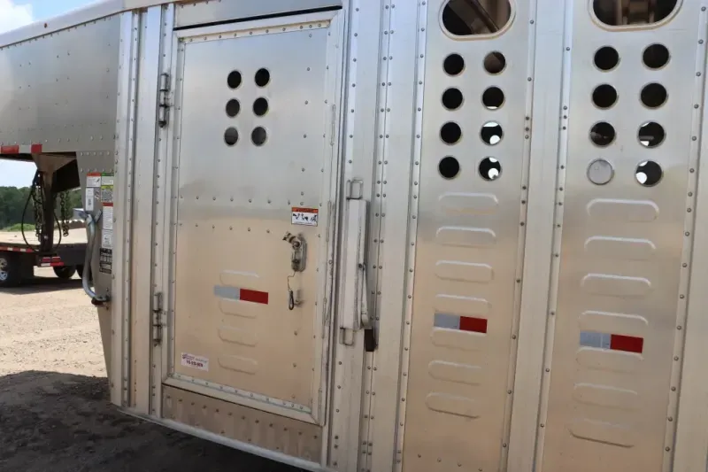 used Stock / Stock Combo Trailers Merritt Trailers  for sale, in Santa Ynez, CA Thumbnail 9