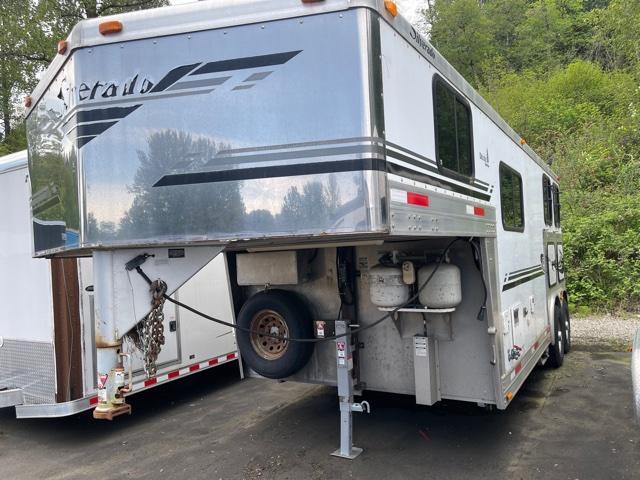 2005 Silverado 7816GN Horse Trailer 2005 Silverado 7816GN Horse Trailer