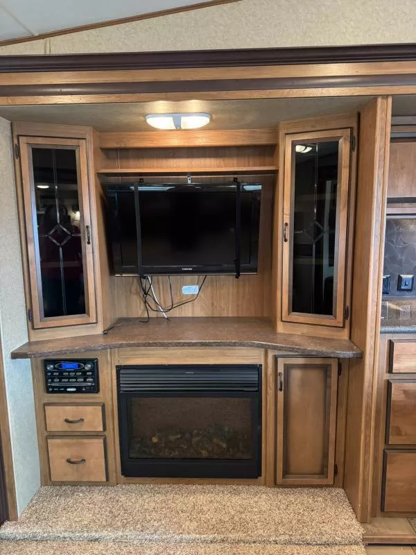 used Fifth Wheel Trailers CrossRoads RV  for sale, in Fargo, ND Thumbnail 27