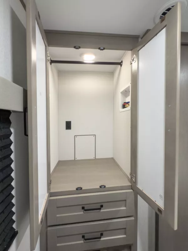 new Fifth Wheel Trailers Grand Design RV  for sale, in Fargo, ND Thumbnail 16