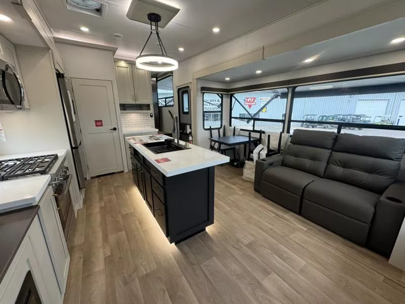 new Fifth Wheel Trailers Grand Design RV  for sale, in Fargo, ND Thumbnail 4