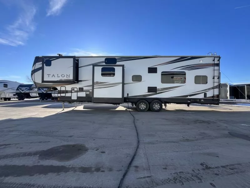 used Fifth Wheel Trailers Jayco Talon for sale, in Fargo, ND Thumbnail 7