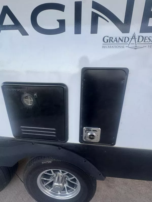 used Travel Trailers Grand Design RV Imagine for sale, in Fargo, ND Thumbnail 17