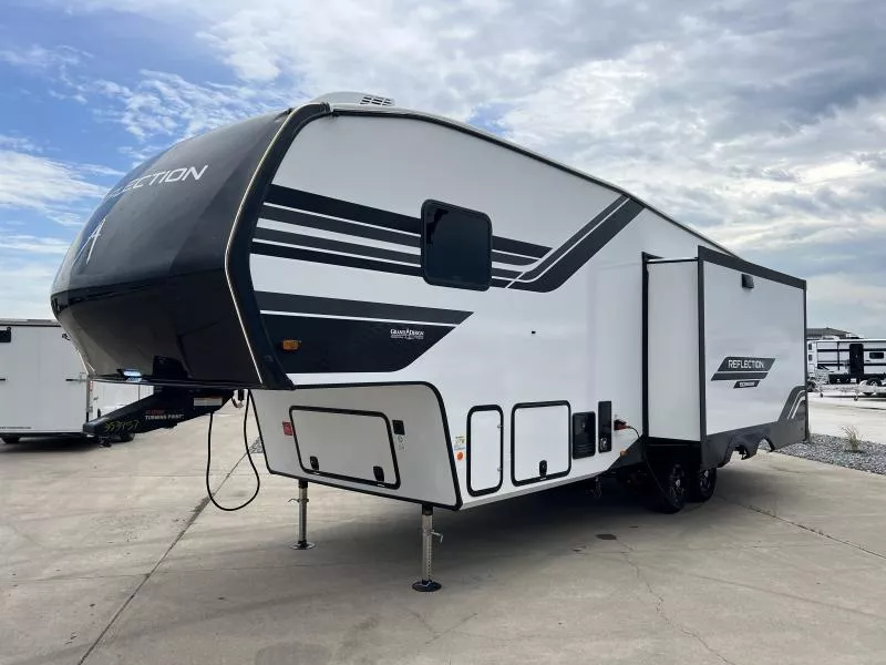 new Fifth Wheel Trailers Grand Design RV Grand Design for sale, in Fargo, ND Thumbnail 7