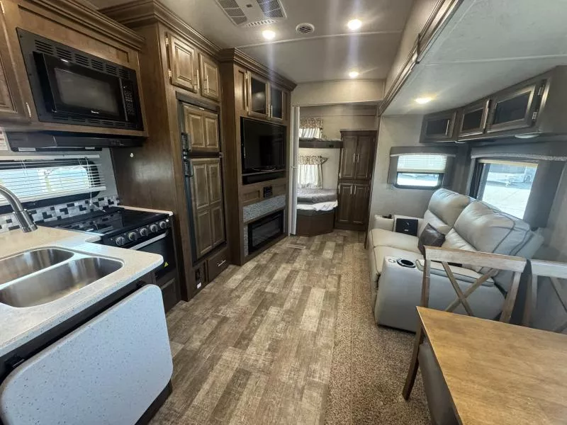 used Fifth Wheel Trailers Forest River  for sale, in Fargo, ND Thumbnail 28