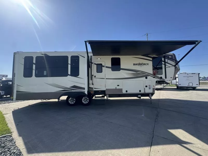 used Fifth Wheel Trailers Heartland RV  for sale, in Fargo, ND Thumbnail 2