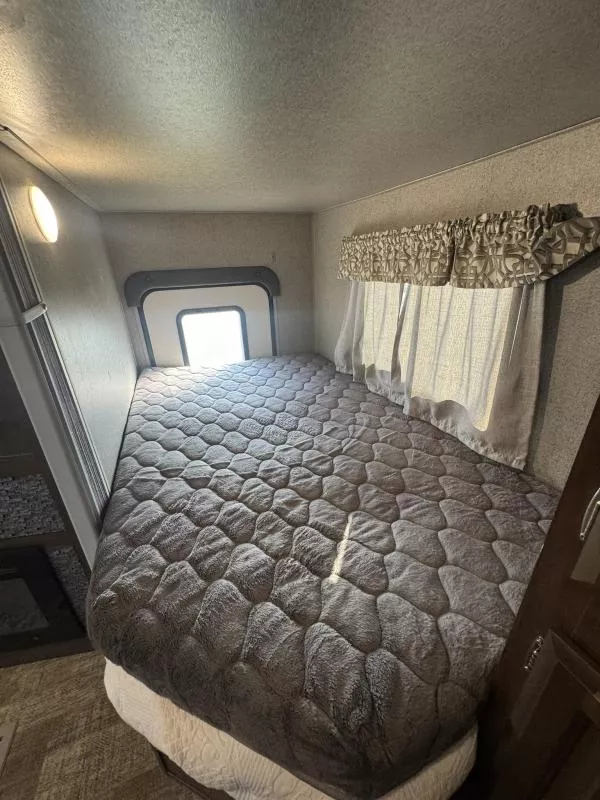 used Fifth Wheel Trailers Forest River  for sale, in Fargo, ND Thumbnail 39