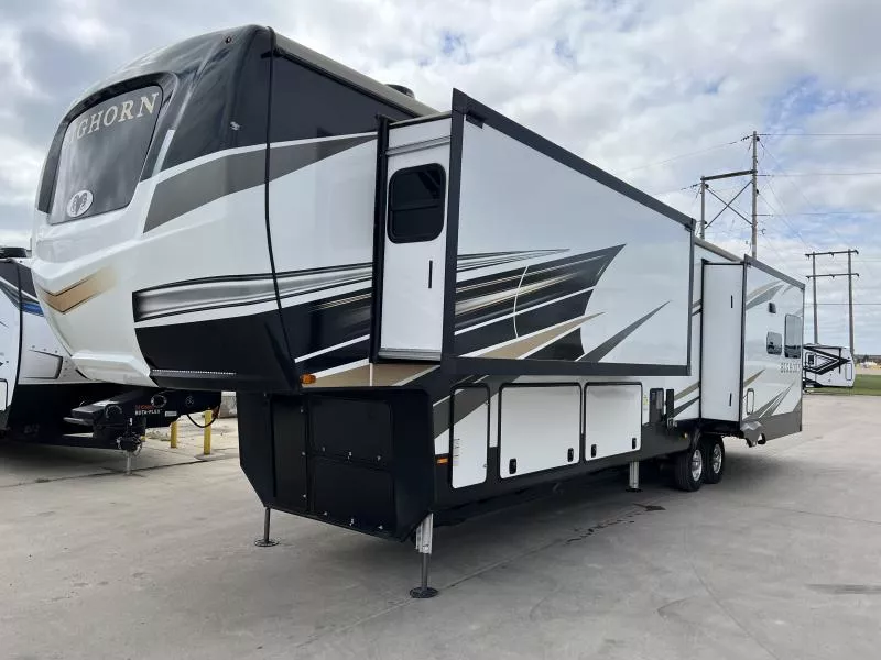 used Fifth Wheel Trailers Heartland RV Bighorn for sale, in Fargo, ND Thumbnail 7