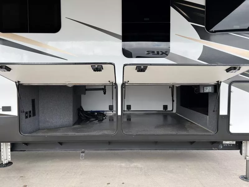 used Fifth Wheel Trailers Heartland RV Bighorn for sale, in Fargo, ND Thumbnail 11