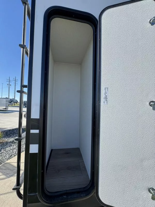 new Fifth Wheel Trailers Grand Design RV  for sale, in Fargo, ND Thumbnail 16