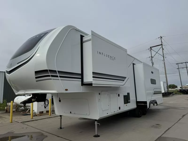 new Fifth Wheel Trailers Grand Design RV Influence for sale, in Fargo, ND Thumbnail 7