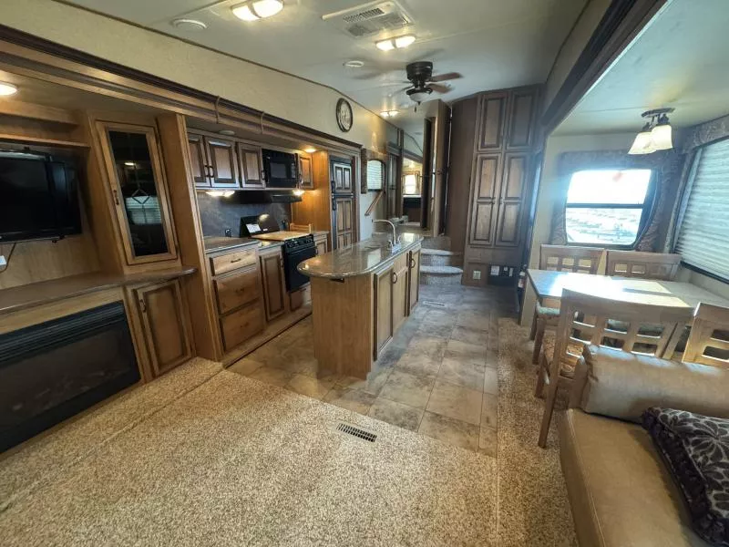used Fifth Wheel Trailers CrossRoads RV  for sale, in Fargo, ND Thumbnail 23