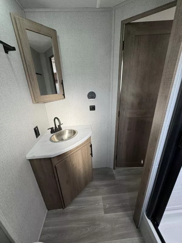new Travel Trailers Grand Design RV Imagine for sale, in Fargo, ND Thumbnail 26