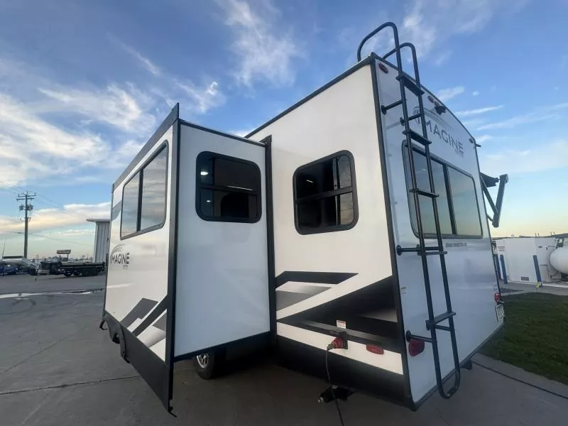 used Travel Trailers Grand Design RV Imagine for sale, in Fargo, ND Thumbnail 5