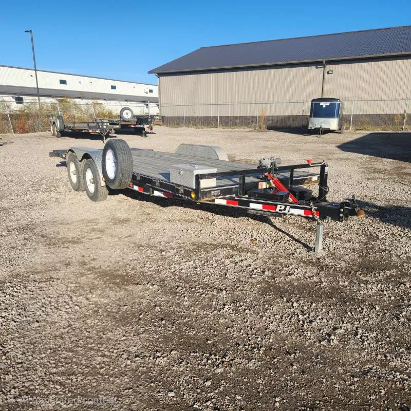 2015 PJ Trailers 83"X20' Equipment Tilt Trailer