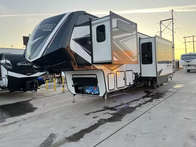 new Toy Haulers Grand Design RV Momentum for sale, in Fargo, ND Thumbnail 11