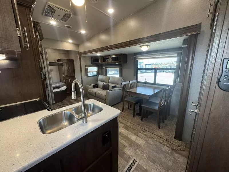 used Fifth Wheel Trailers Forest River  for sale, in Fargo, ND Thumbnail 27