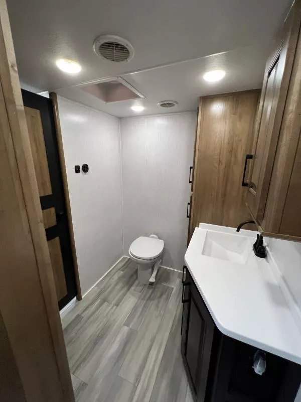 used Fifth Wheel Trailers Heartland RV Bighorn for sale, in Fargo, ND Thumbnail 24