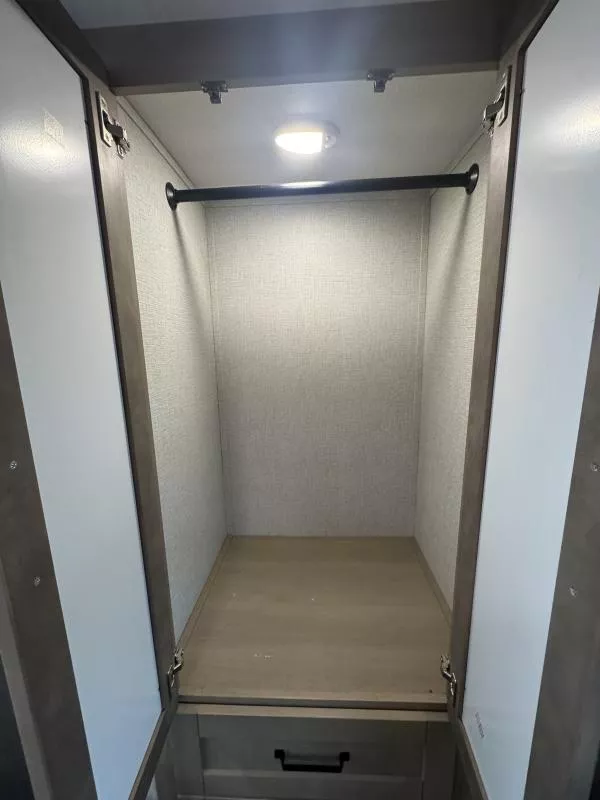used Fifth Wheel Trailers Grand Design RV Grand Design for sale, in Fargo, ND Thumbnail 41