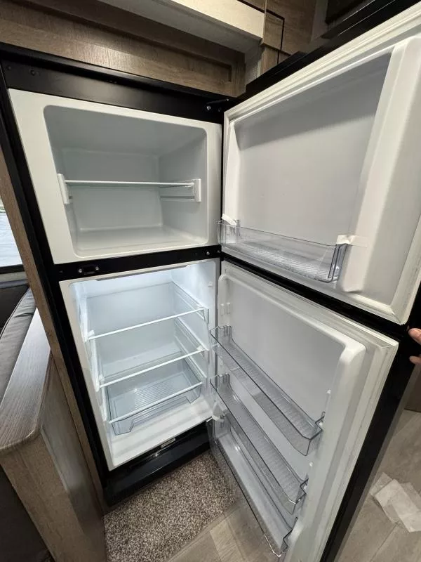 used Travel Trailers Grand Design RV Imagine for sale, in Fargo, ND Thumbnail 31